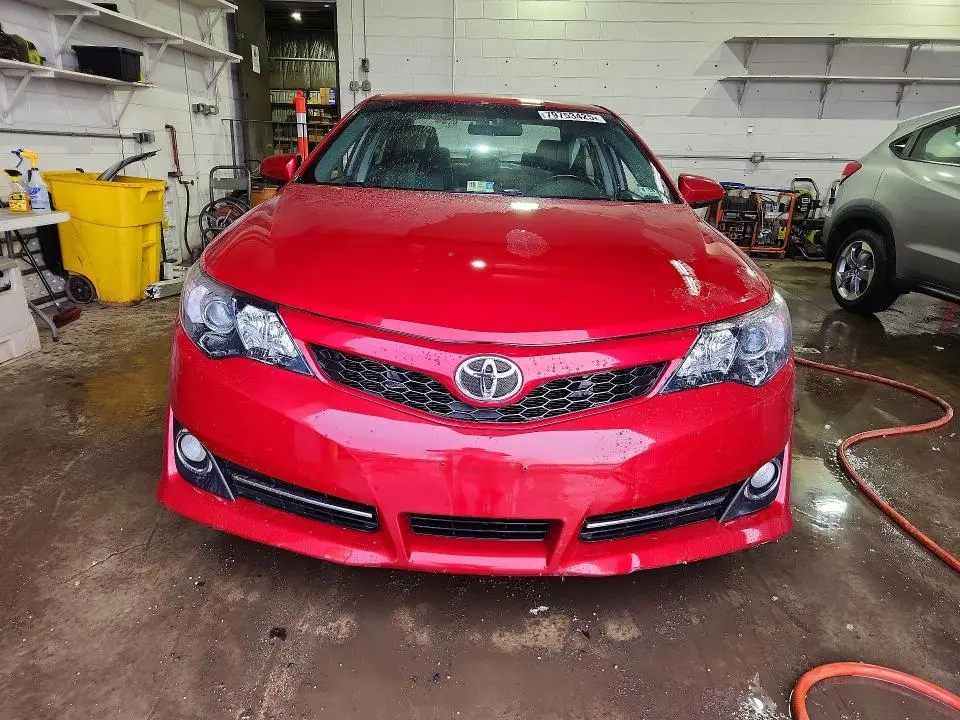 2013 TOYOTA CAMRY SE  