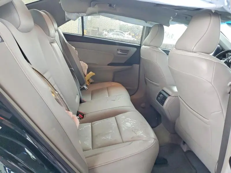 2015 TOYOTA CAMRY XLE  