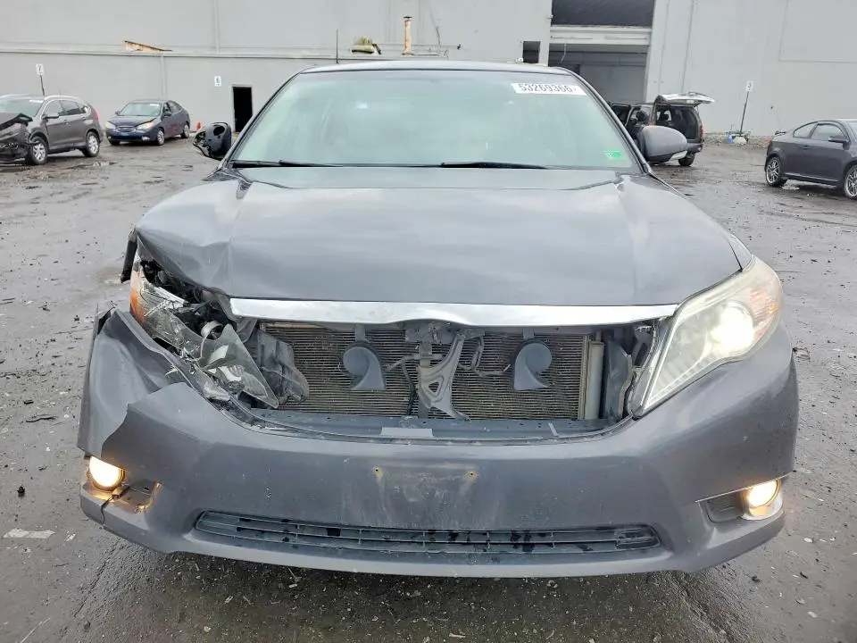 2011 TOYOTA AVALON LIMITED  