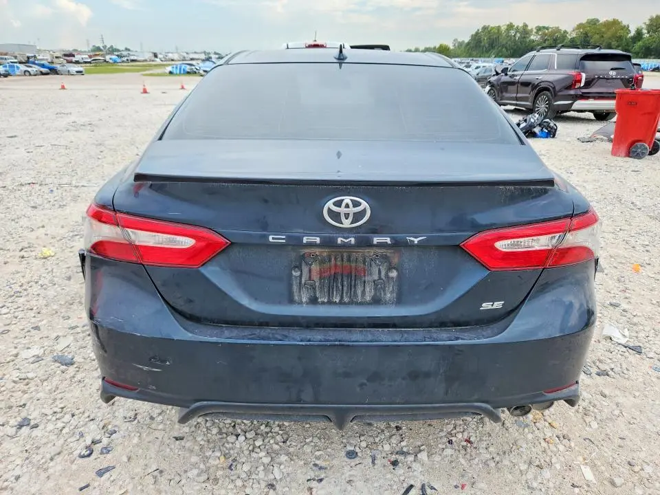 2019 TOYOTA CAMRY SE  