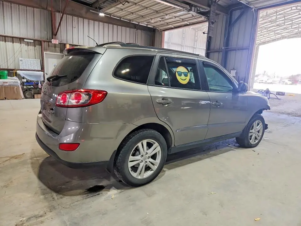 2012 HYUNDAI SANTA FE SE  