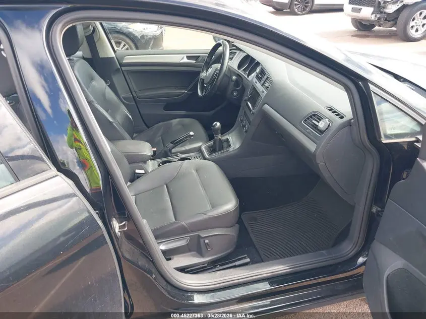 2015 VOLKSWAGEN GOLF SPORTWAGEN TSI S 4-DOOR