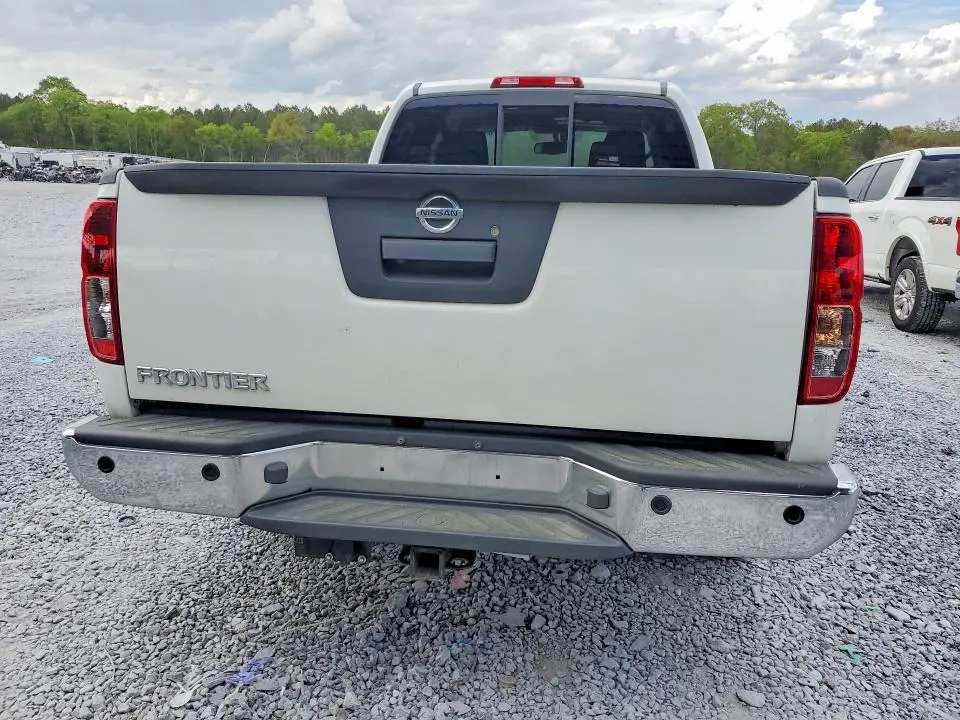 2021 NISSAN FRONTIER SV  