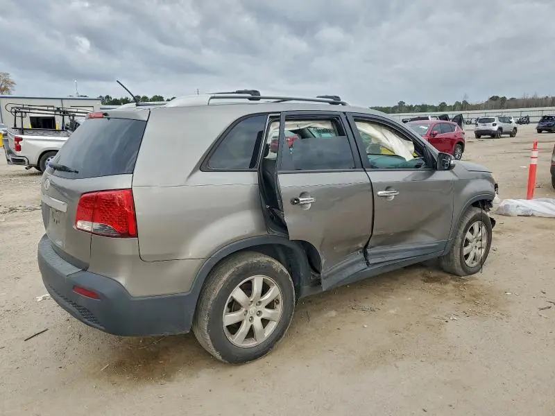 2011 KIA SORENTO BASE  