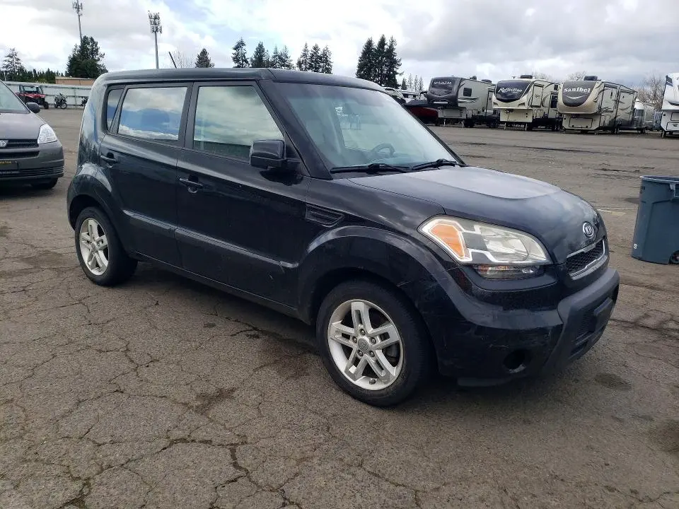 2011 KIA SOUL +  