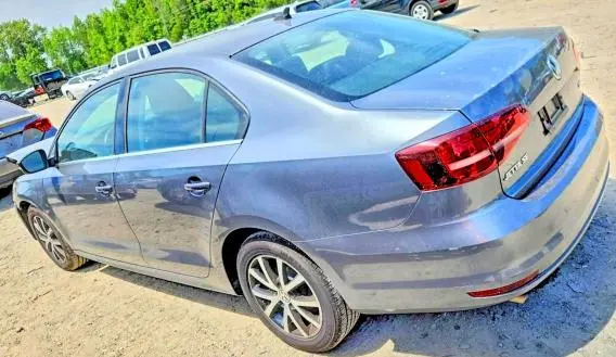 2017 VOLKSWAGEN JETTA SE  