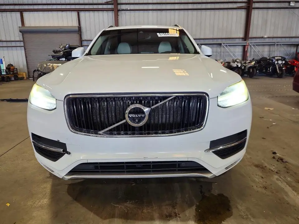 2017 VOLVO XC90 T5  