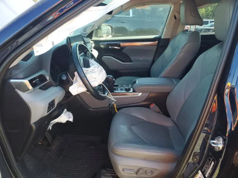 2021 TOYOTA HIGHLANDER PLATINUM  
