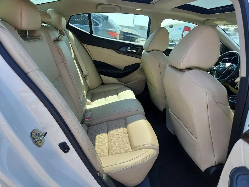 2017 NISSAN MAXIMA PLATINUM  