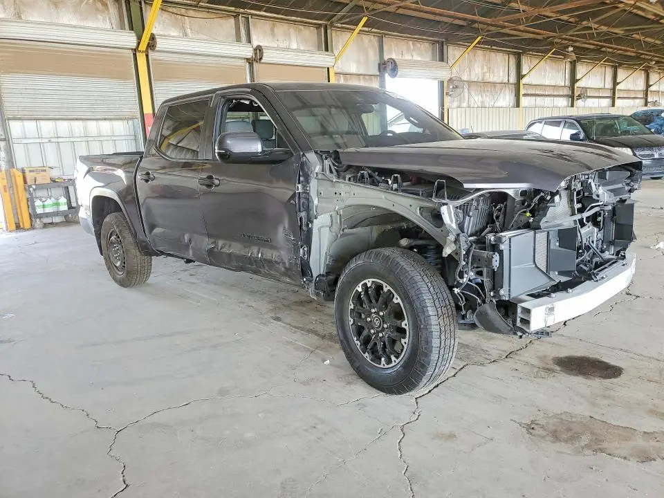 2025 TOYOTA TUNDRA SR5  