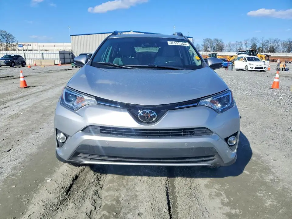 2017 TOYOTA RAV4 XLE  