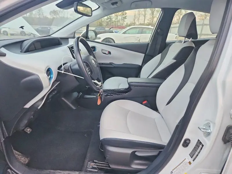 2021 TOYOTA PRIUS XLE AWD-E  