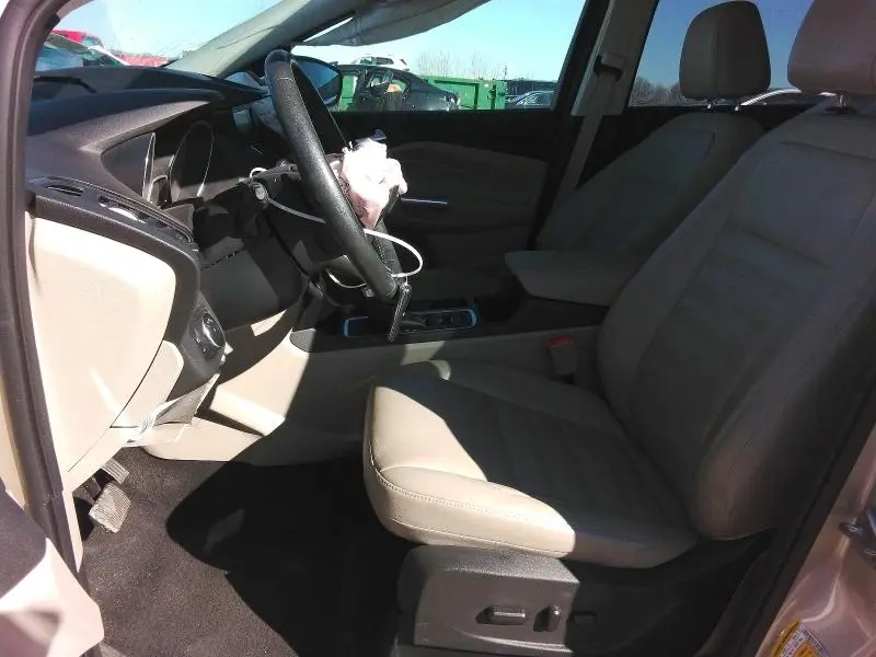 2017 FORD ESCAPE TITANIUM  