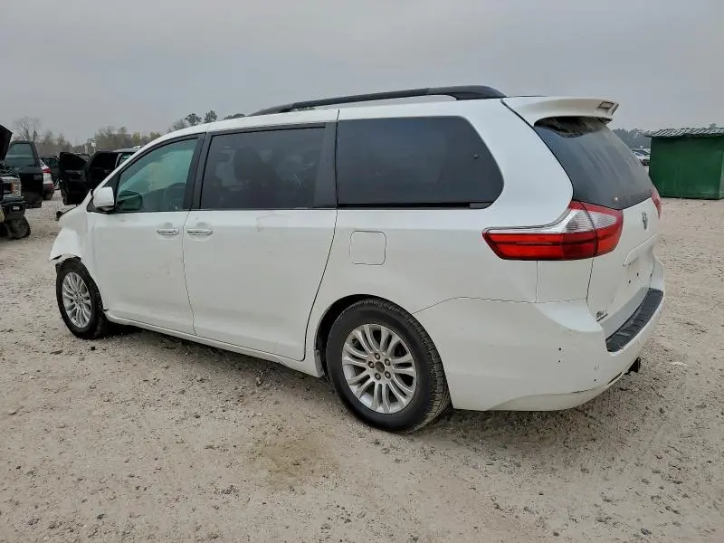 2015 TOYOTA SIENNA XLE  