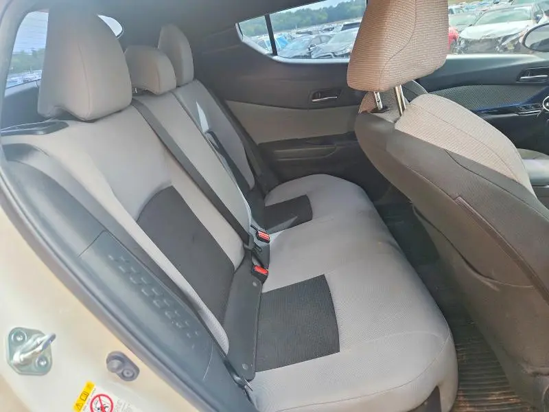 2019 TOYOTA C-HR XLE  