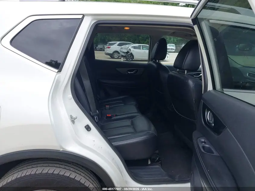 2015 NISSAN ROGUE SL