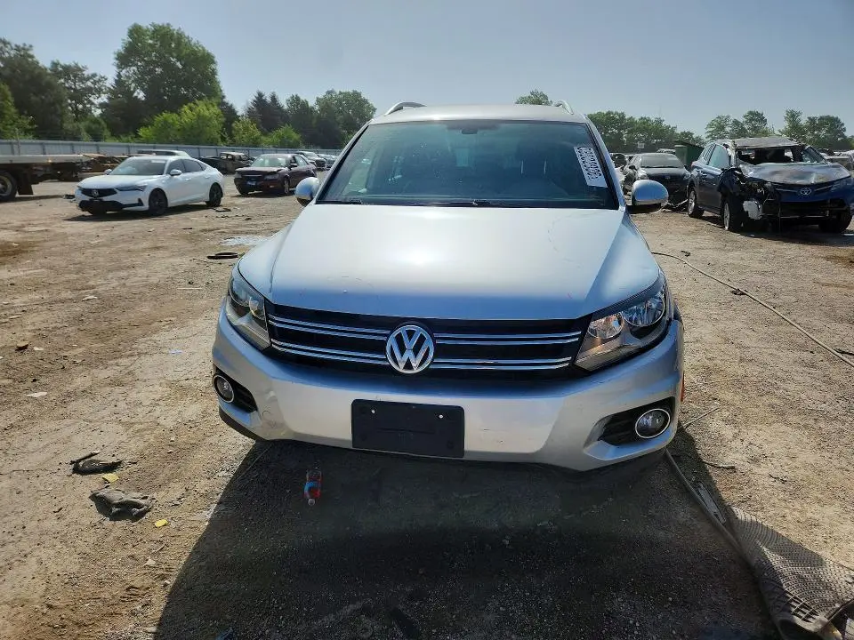 2016 VOLKSWAGEN TIGUAN S  
