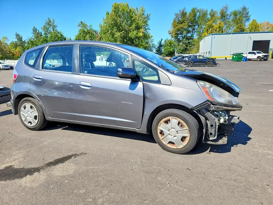 2013 HONDA FIT   