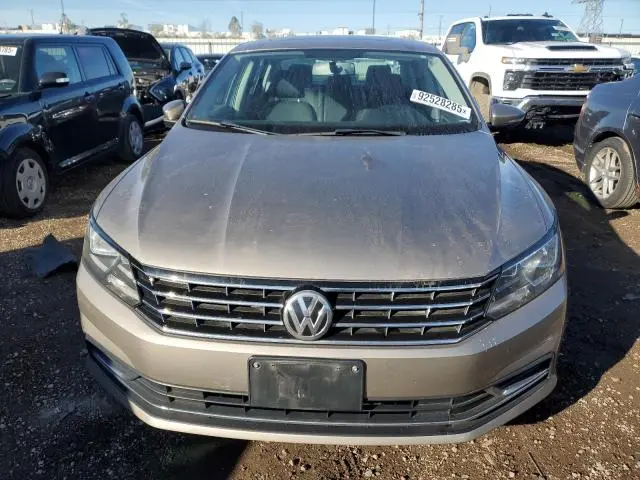 2016 VOLKSWAGEN PASSAT SE  