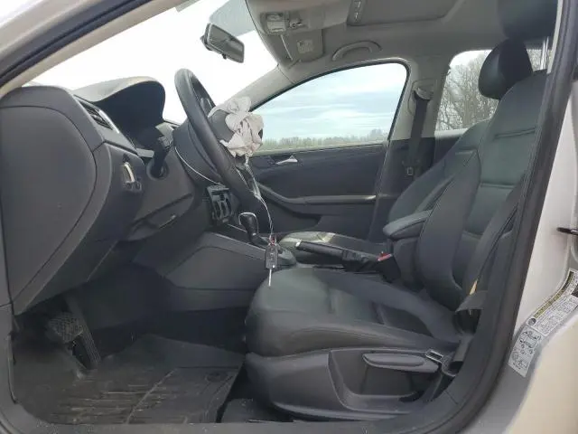 2012 VOLKSWAGEN JETTA SE  
