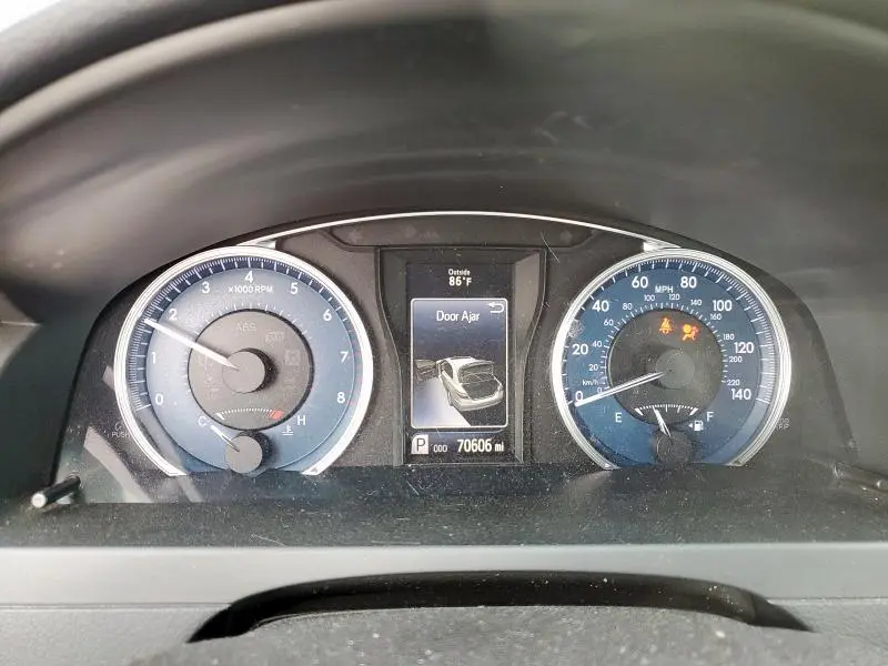 2015 TOYOTA CAMRY LE  