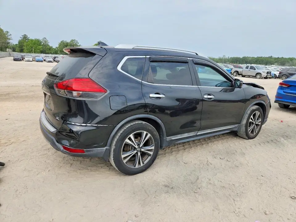 2017 NISSAN ROGUE SL  