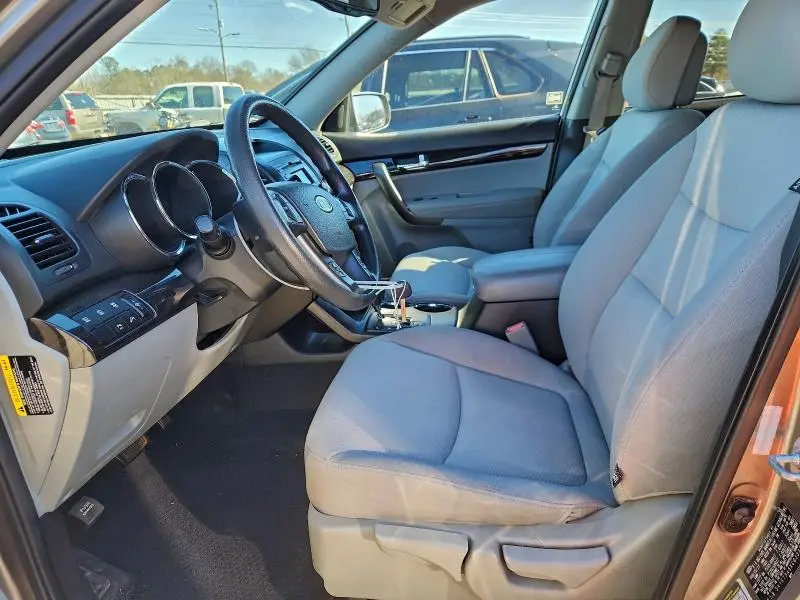 2012 KIA SORENTO BASE  