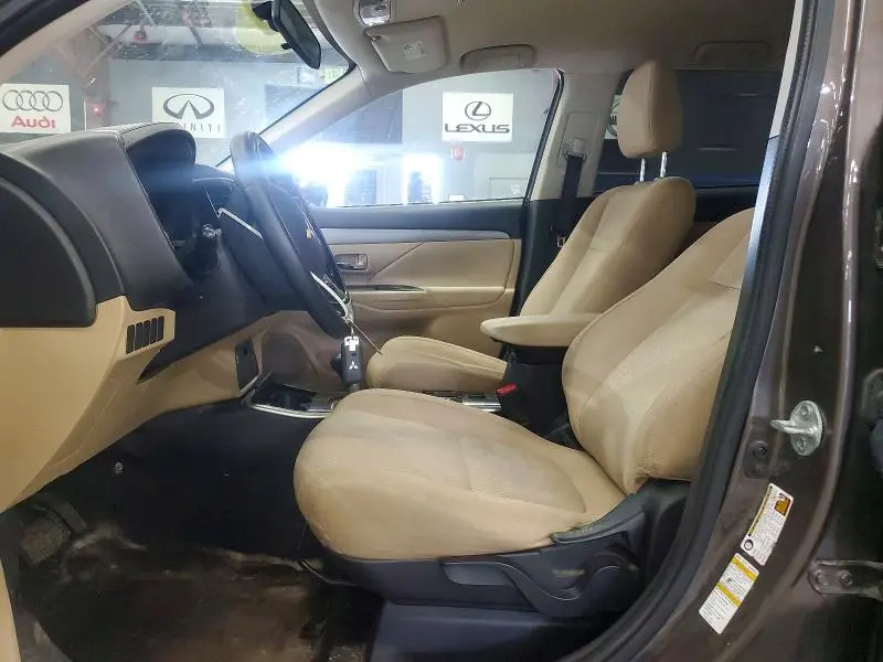 2017 MITSUBISHI OUTLANDER SE  