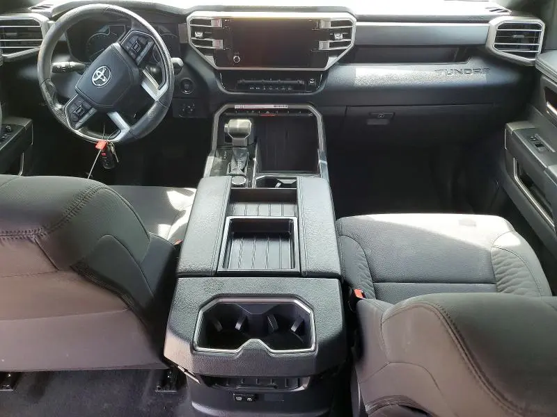 2025 TOYOTA TUNDRA SR5  
