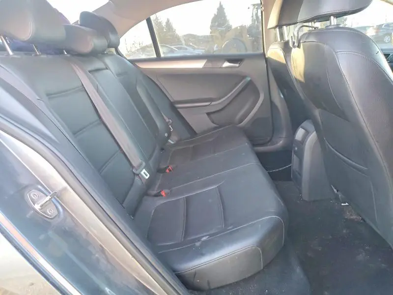 2017 VOLKSWAGEN JETTA SE  