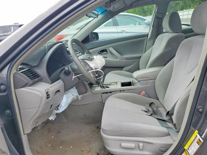 2010 TOYOTA CAMRY LE  