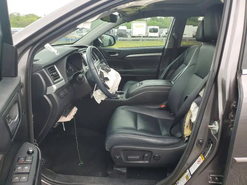 2018 TOYOTA HIGHLANDER XLE  