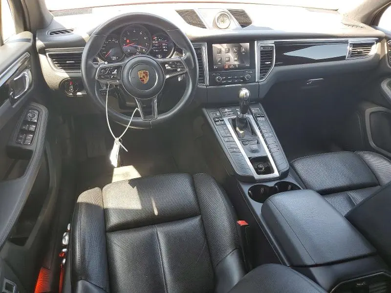 2017 PORSCHE MACAN   