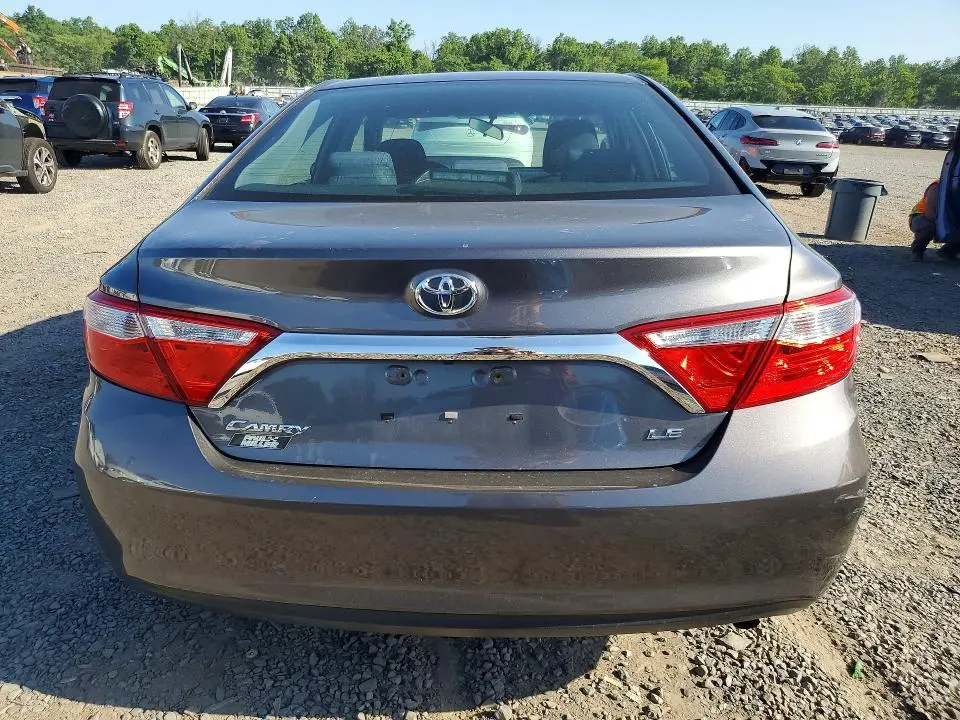 2016 TOYOTA CAMRY LE  