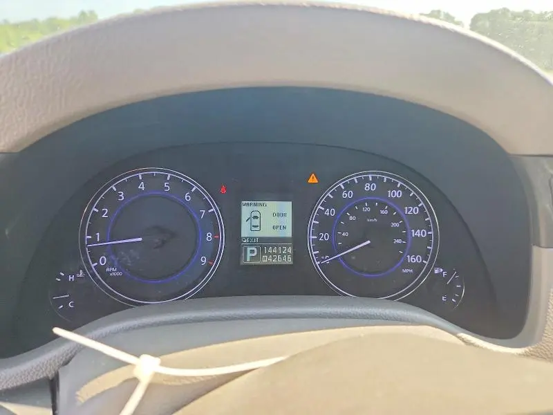 2012 INFINITI G37 BASE  