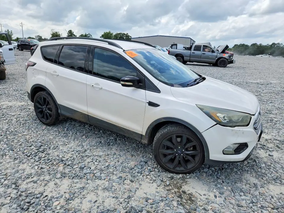2017 FORD ESCAPE TITANIUM  