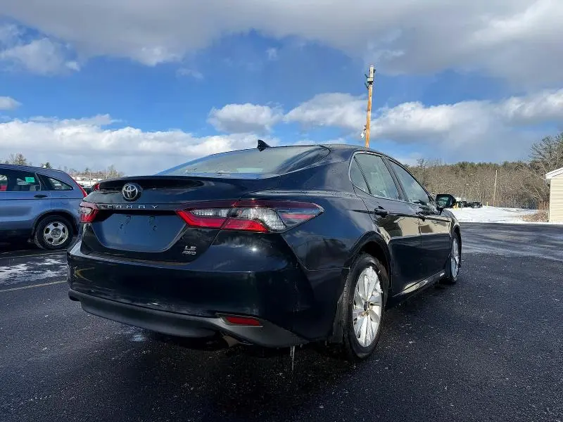 2021 TOYOTA CAMRY LE  