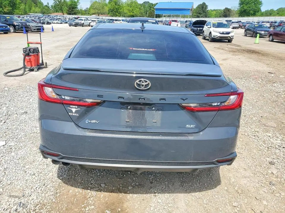 2025 TOYOTA CAMRY SE  