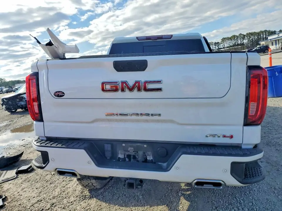 2024 GMC SIERRA K1500 AT4  