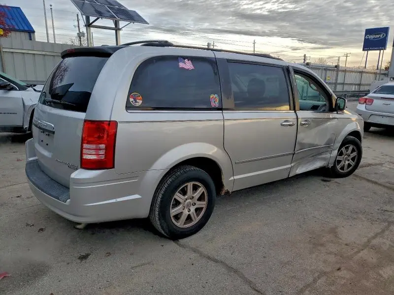 2010 CHRYSLER TOWN & COUNTRY TOURING  