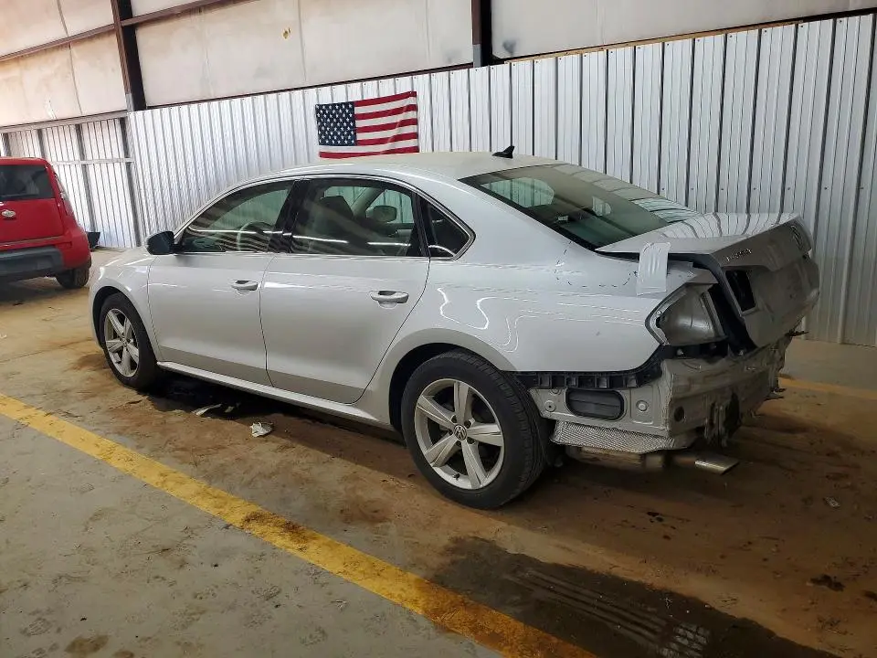 2013 VOLKSWAGEN PASSAT SE  