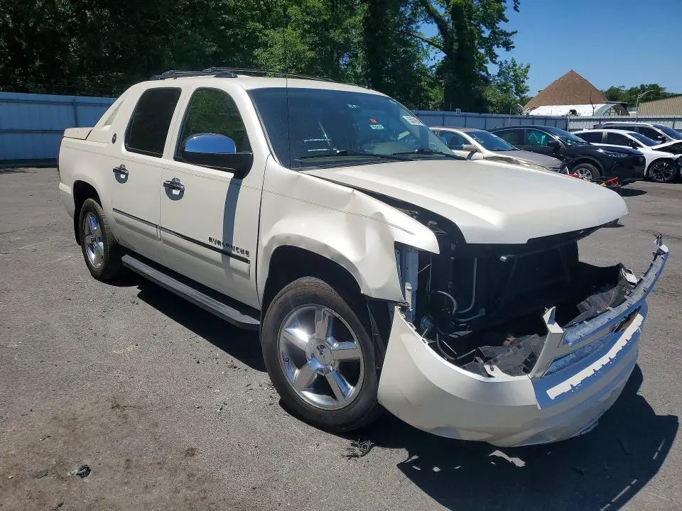 2013 CHEVROLET AVALANCHE LTZ  