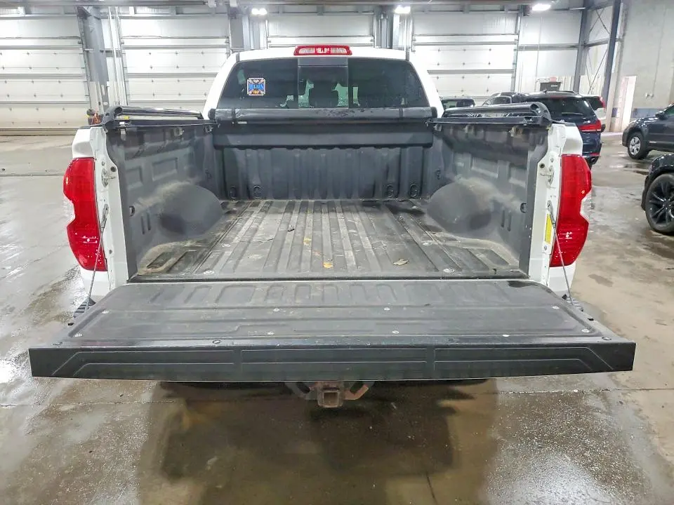 2018 TOYOTA TUNDRA SR5  