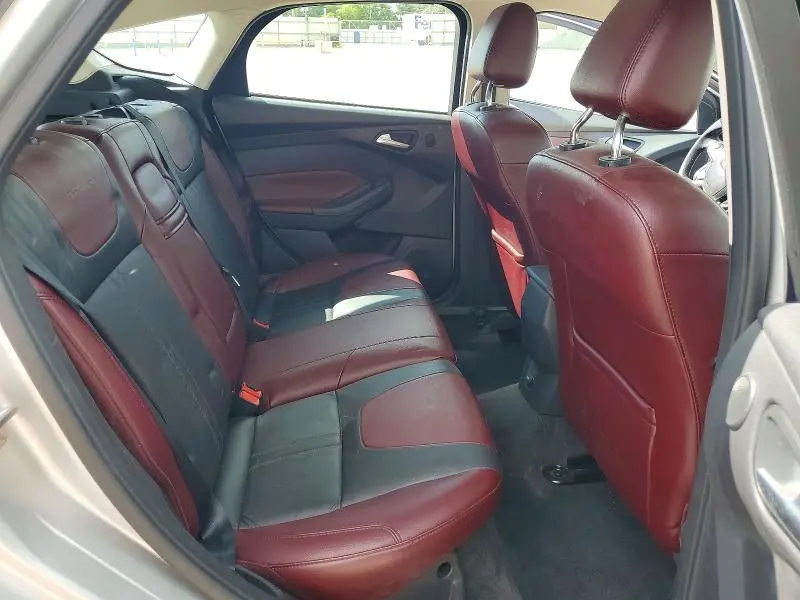2012 FORD FOCUS TITANIUM  