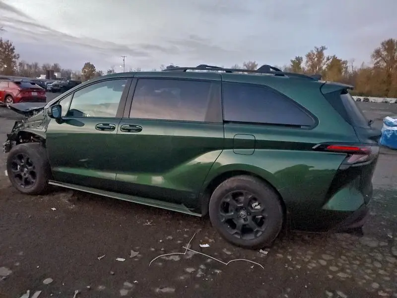 2025 TOYOTA SIENNA XSE  