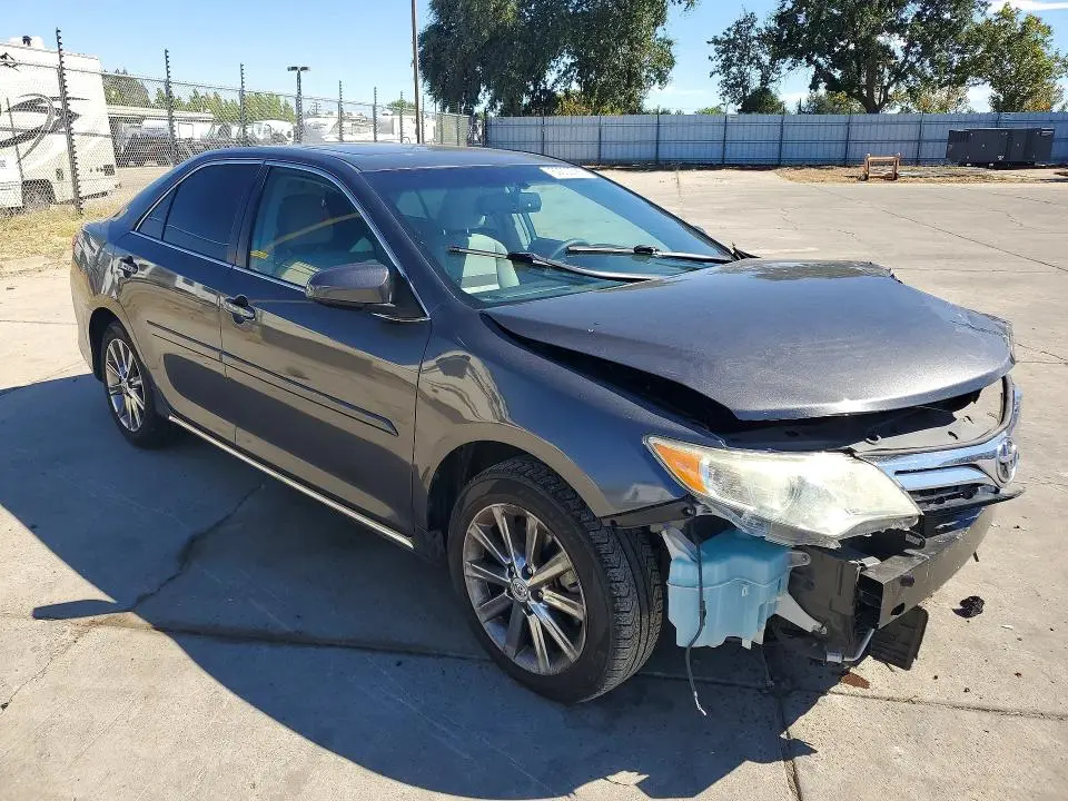 2013 TOYOTA CAMRY XLE  