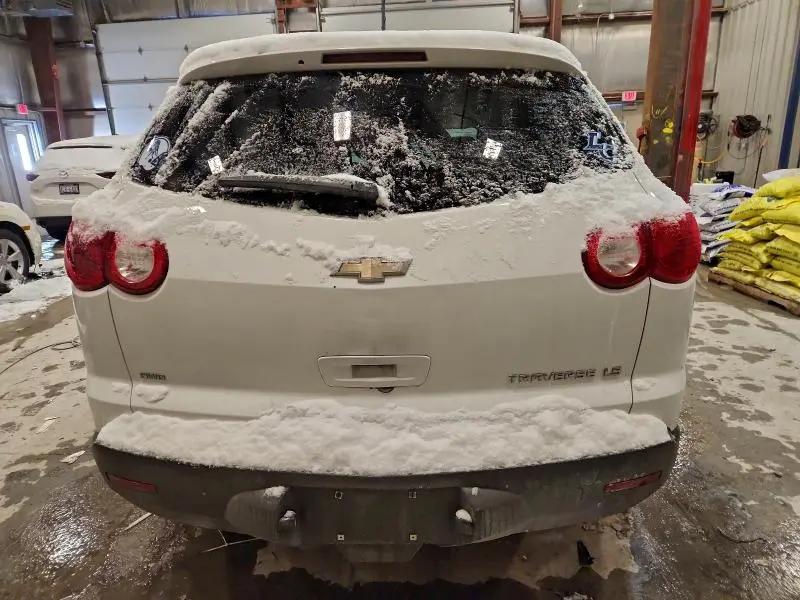 2010 CHEVROLET TRAVERSE LS  