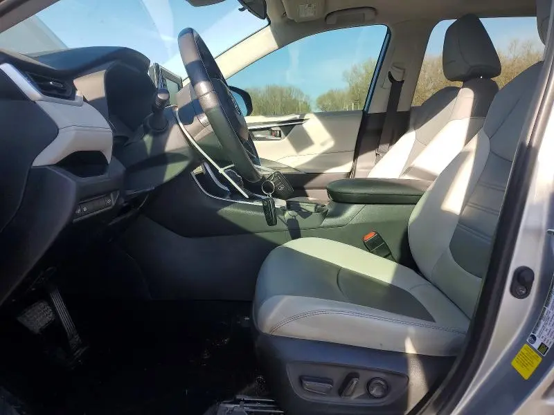 2019 TOYOTA RAV4 XLE PREMIUM  