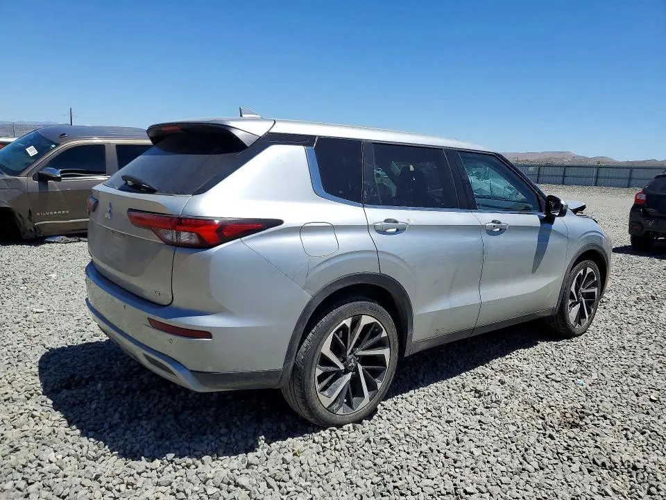 2022 MITSUBISHI OUTLANDER SE  