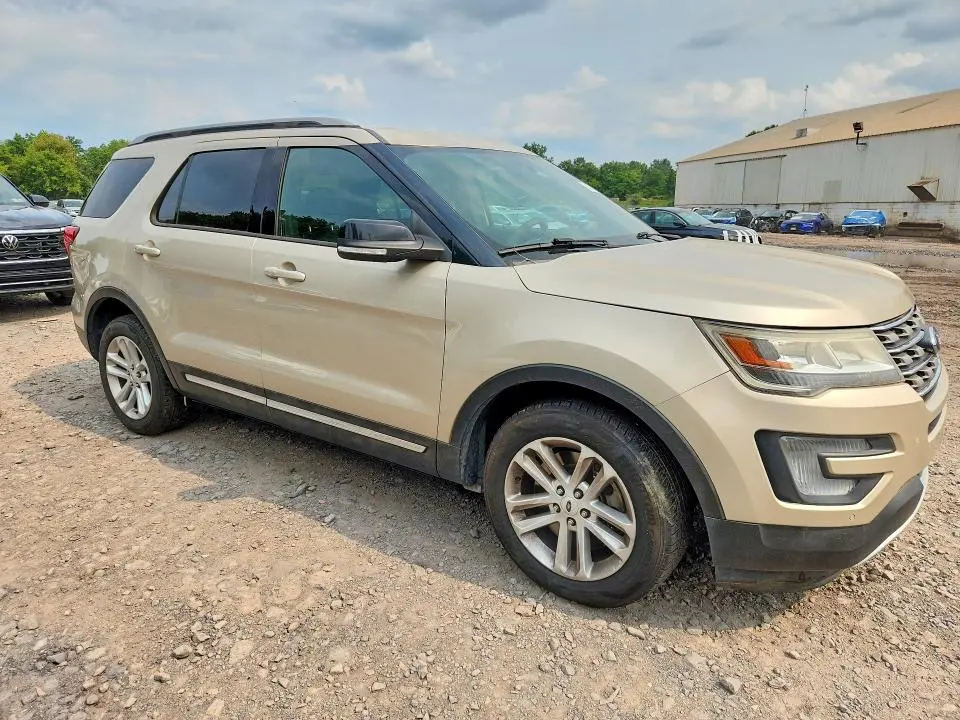2017 FORD EXPLORER XLT  